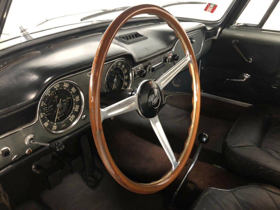 Immagine 22/33 di Lancia Flaminia GTL 2.8 Touring (1965)