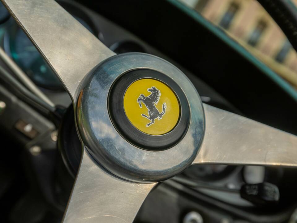 Afbeelding 31/53 van Ferrari 365 GTB/4 Spyder (1971)