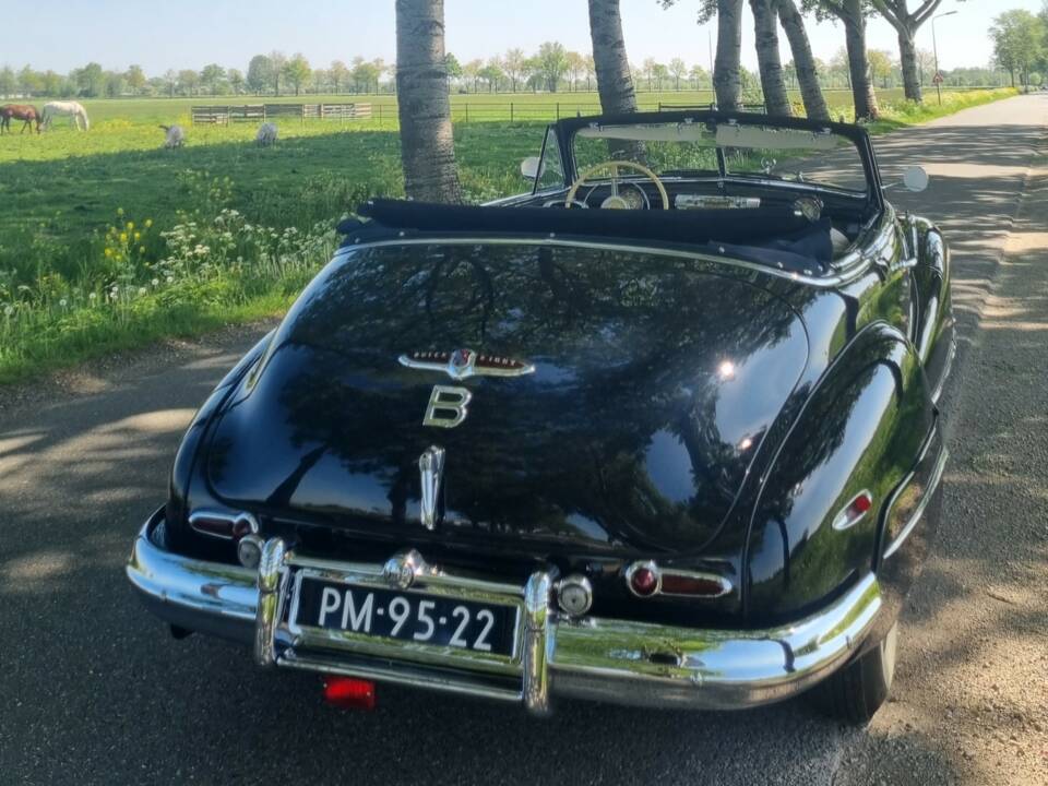 Image 4/8 of Buick 50 Super Convertible (1947)