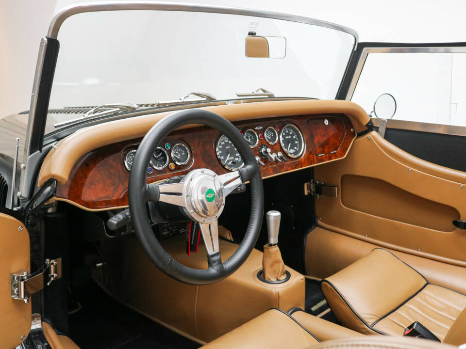 Image 5/18 of Morgan Plus 8 (2003)