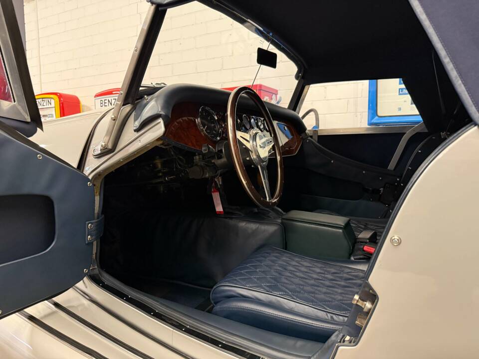 Immagine 7/22 di Morgan Plus 8 (1999)