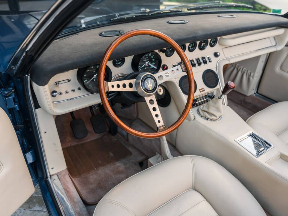 Image 7/10 of Maserati Ghibli Spyder (1971)
