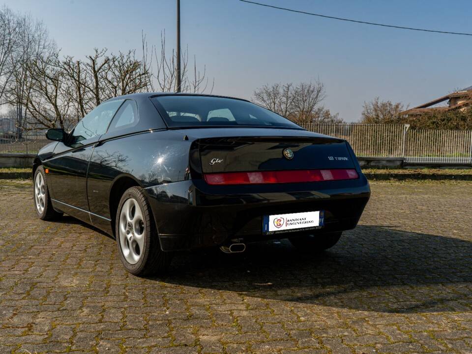 Immagine 3/6 di Alfa Romeo GTV 1.8 Twin Spark (1999)