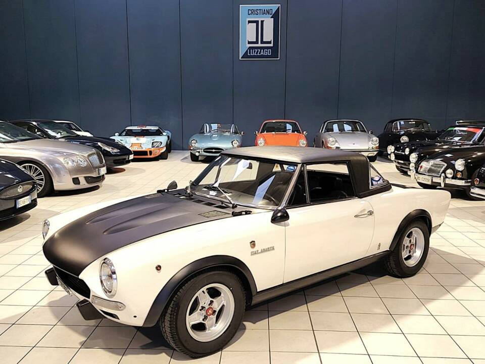 Image 2/73 of FIAT 124 Abarth Rally (1975)