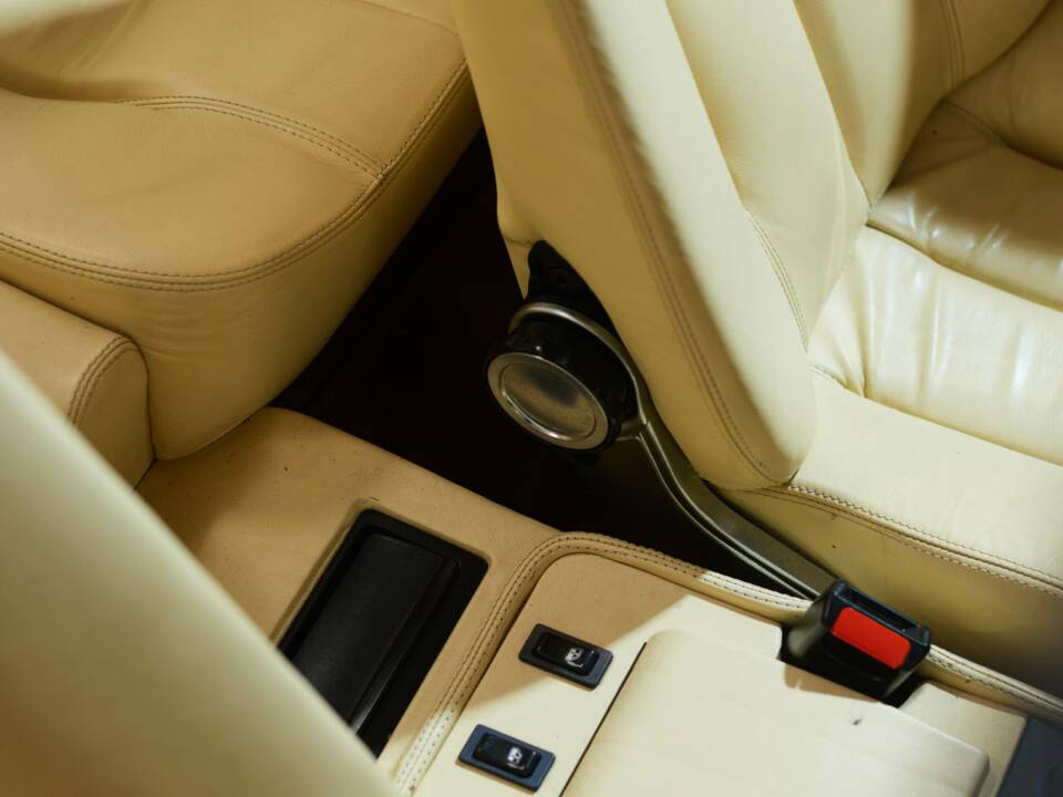 Bild 30/99 von Ferrari Mondial Quattrovalvole (1985)