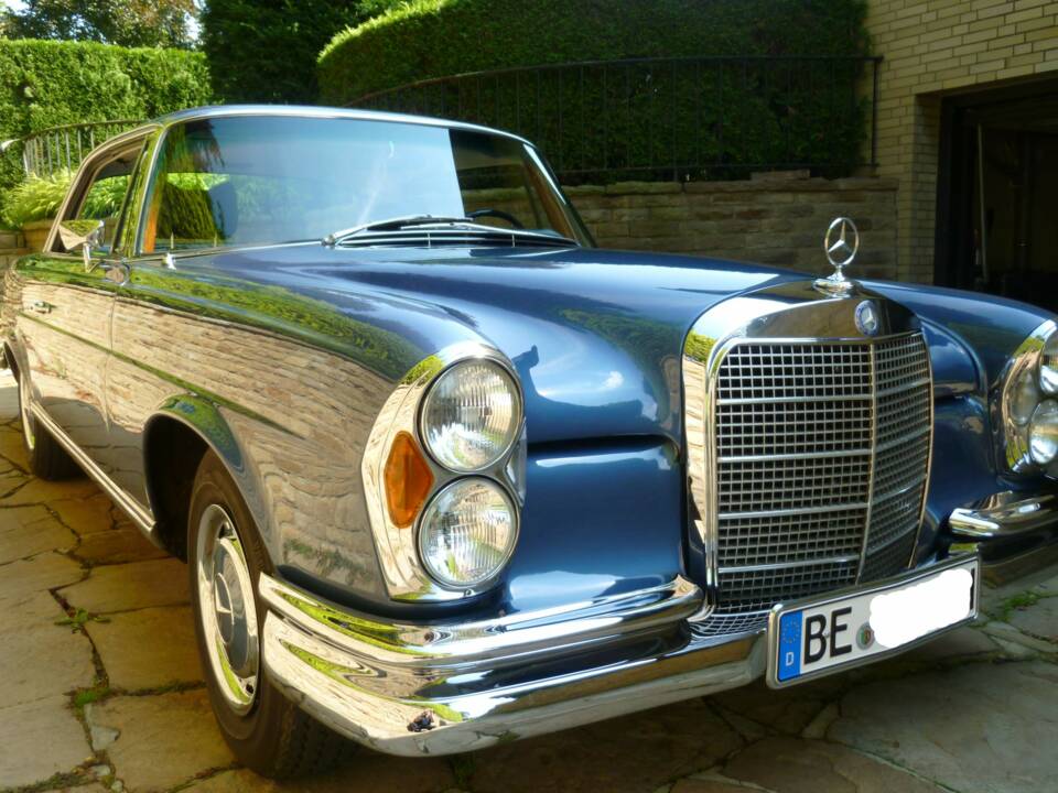 Afbeelding 3/32 van Mercedes-Benz 280 SE (1969)