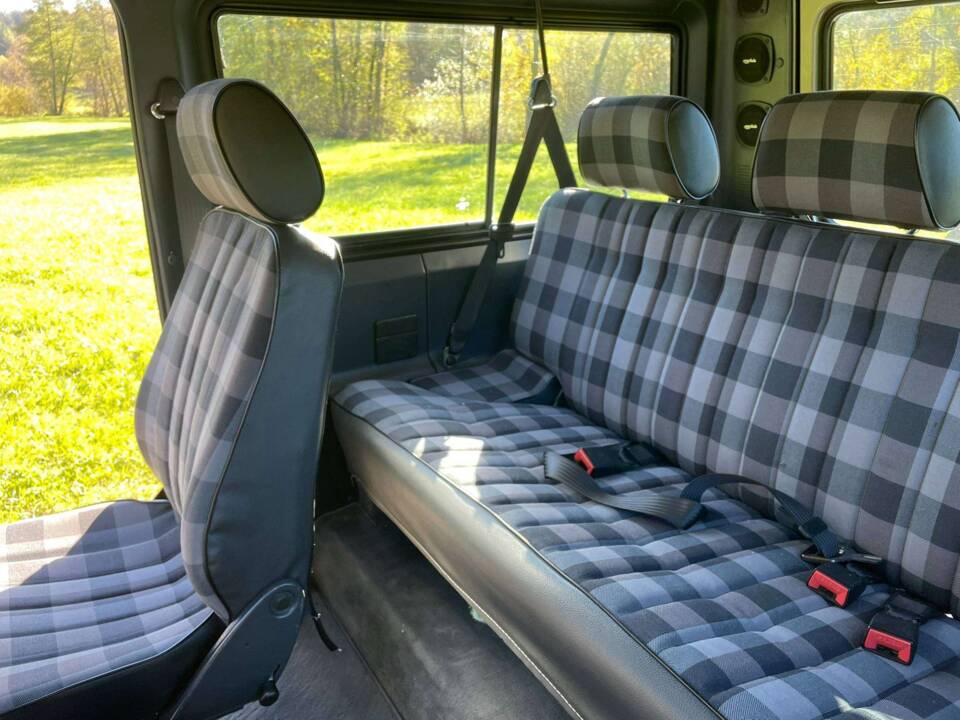 Image 25/39 of Mercedes-Benz 230 GE (SWB) (1986)
