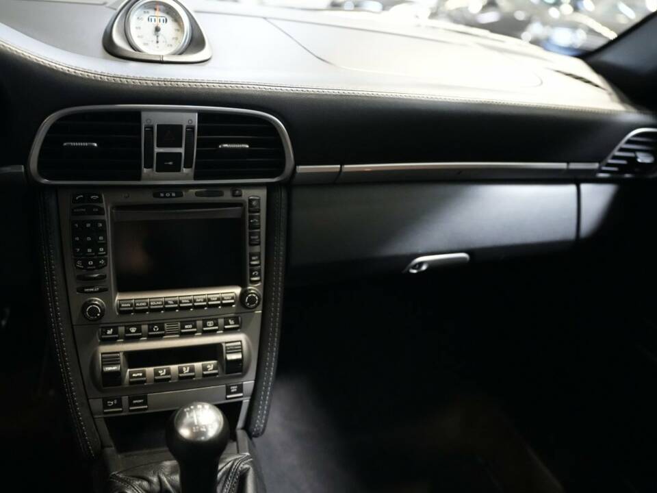 Image 10/15 of Porsche 911 Carrera S (2004)