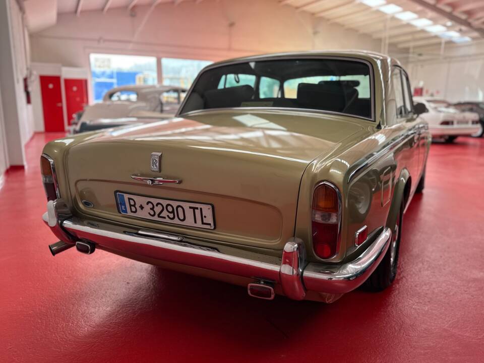 Image 3/23 of Rolls-Royce Silver Shadow I (1975)
