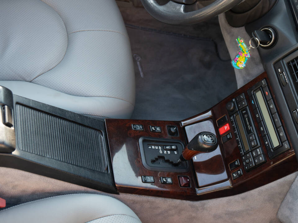 Bild 39/75 von Mercedes-Benz SL 500 (1997)