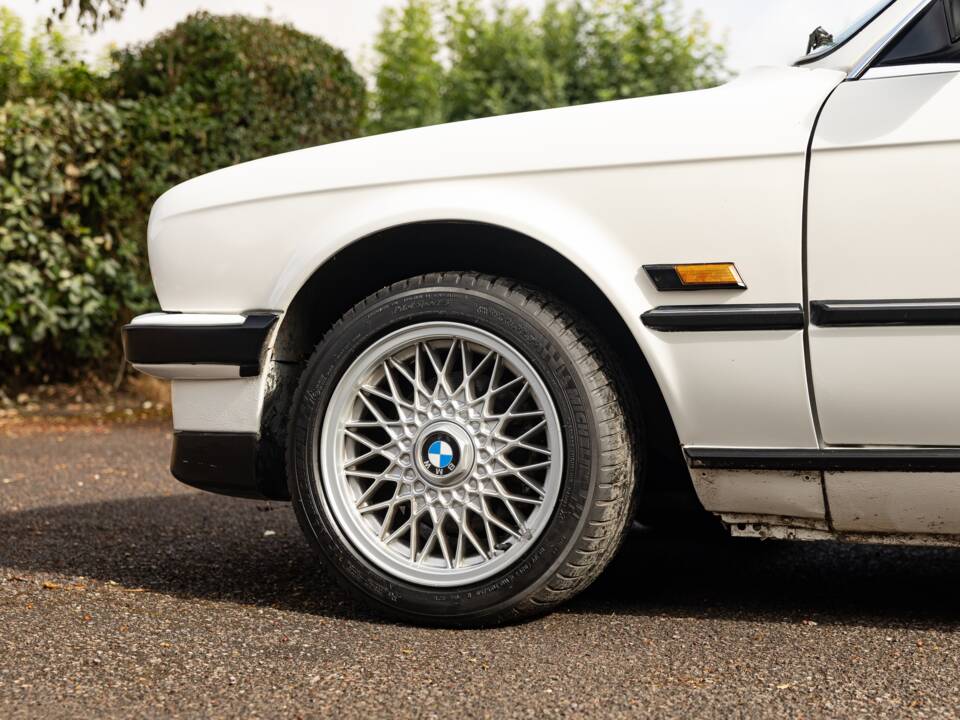 Afbeelding 24/48 van BMW 325i (1990)