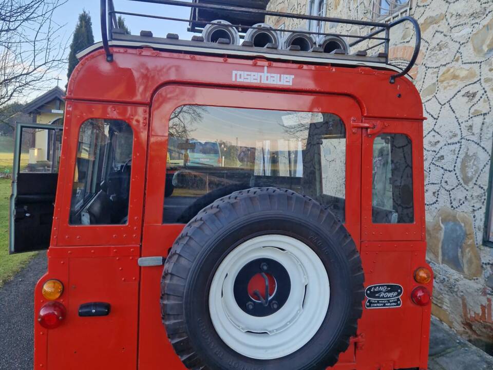 Image 2/54 of Land Rover 109 (1970)