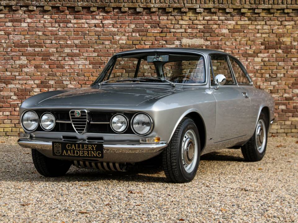 Afbeelding 8/50 van Alfa Romeo 1750 GT Veloce (1969)