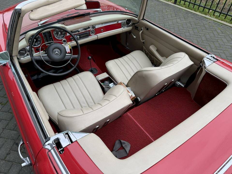 Image 20/36 de Mercedes-Benz 280 SL (1968)