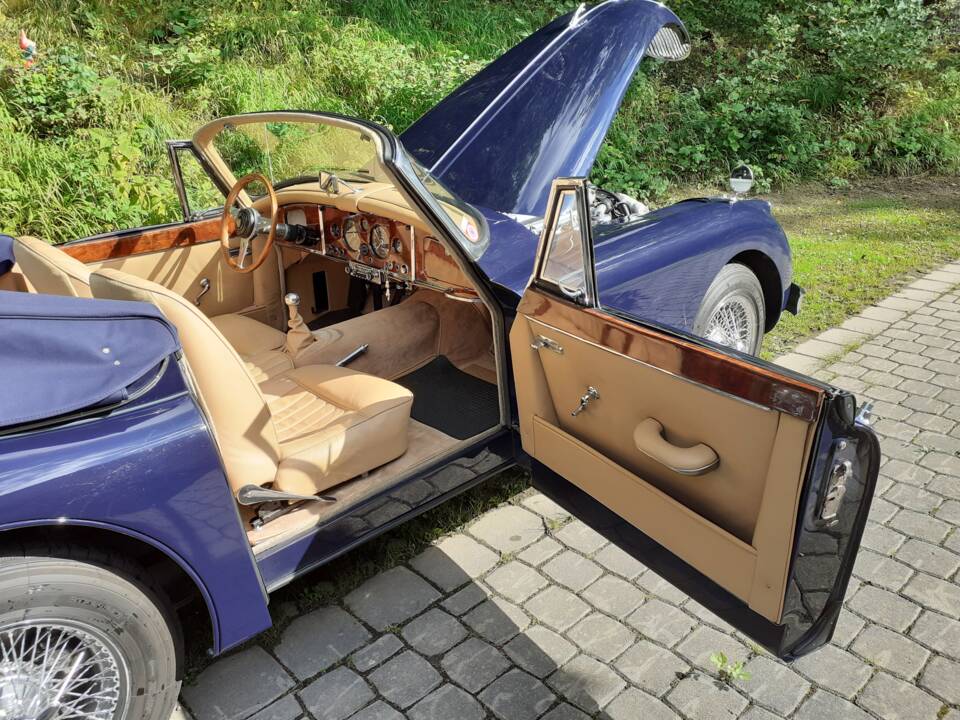 Immagine 35/64 di Jaguar XK 150 3.8 SE DHC (1960)