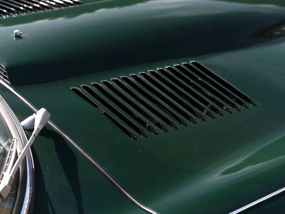 Image 9/26 de Jaguar Type E V12 (1973)
