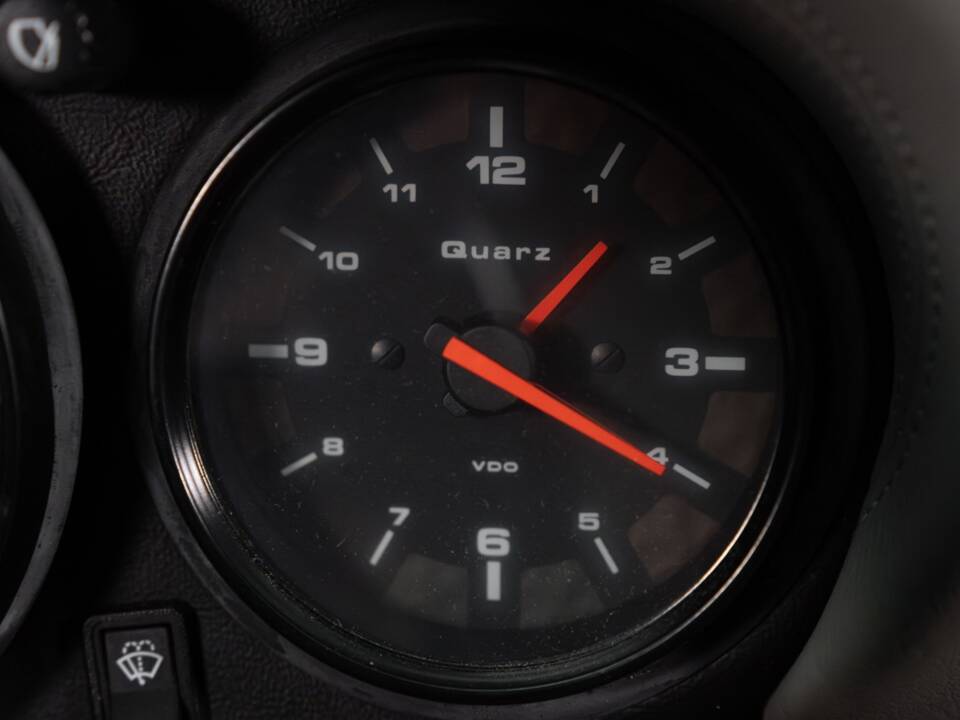Image 25/33 de Porsche 911 Turbo 3.3 (1991)