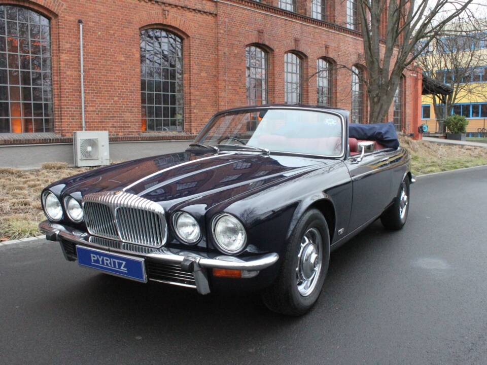 Bild 1/27 von Daimler Double Six Avon-Stevens (1978)