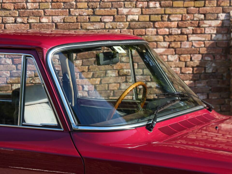 Image 36/50 of Alfa Romeo Giulia Nuova Super 1300 (1975)