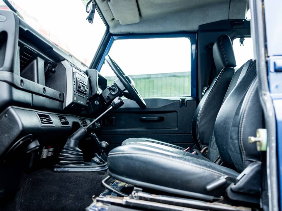 Image 35/41 of Land Rover Defender 90 (2004)