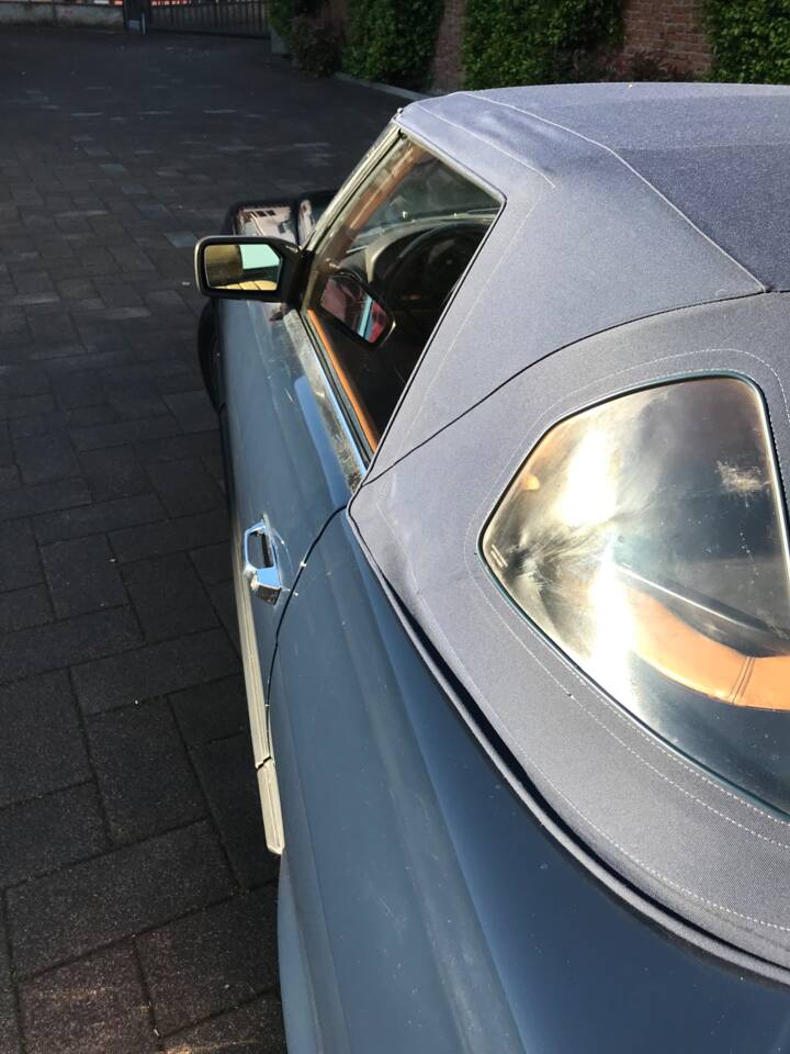 Image 25/53 de Mercedes-Benz 380 SL (1988)