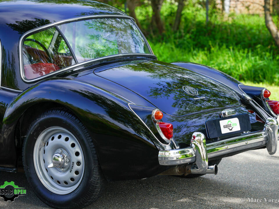 Image 36/50 de MG MGA Twin Cam (1958)