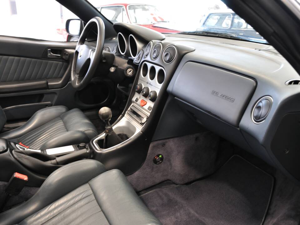 Immagine 18/41 di Alfa Romeo Spider 3.0 V6 12V (2000)