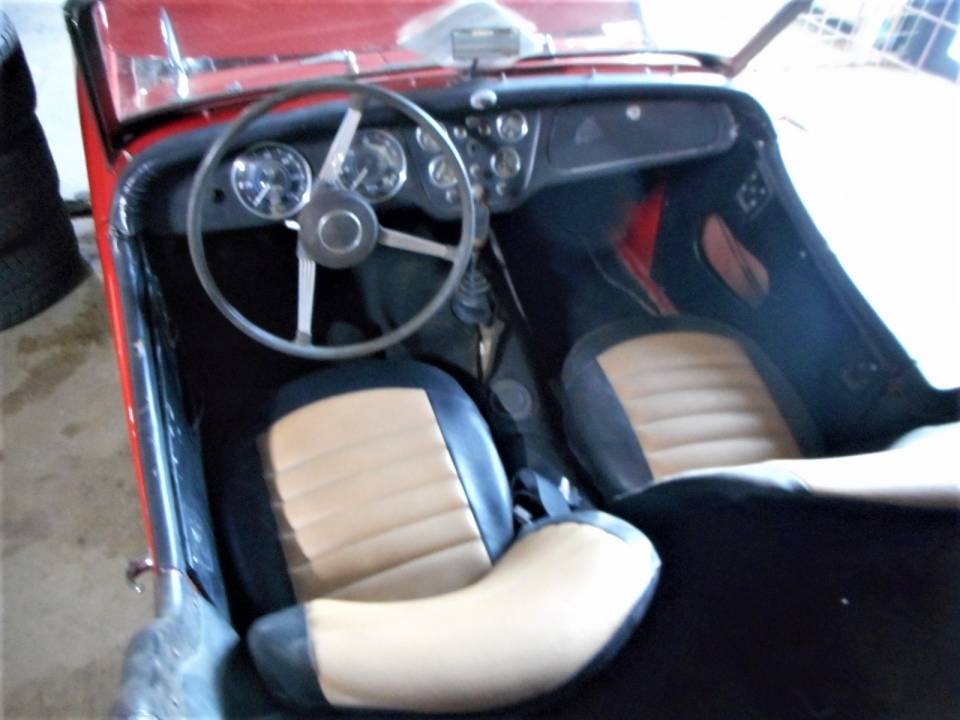 Image 29/48 of Triumph TR 3A (1958)