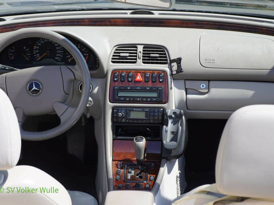 Bild 10/17 von Mercedes-Benz CLK 320 (1998)