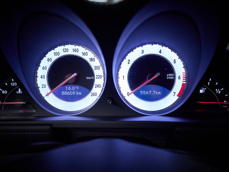 Image 60/99 de Mercedes-Benz SL 550 (2007)
