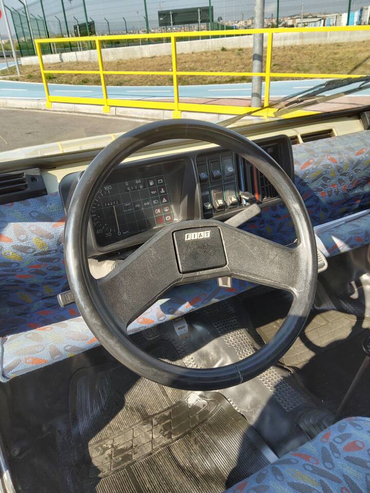 Image 13/61 de FIAT Panda 34 (1983)
