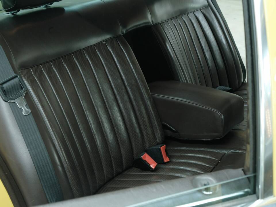 Bild 30/50 von Mercedes-Benz 380 SE (1983)