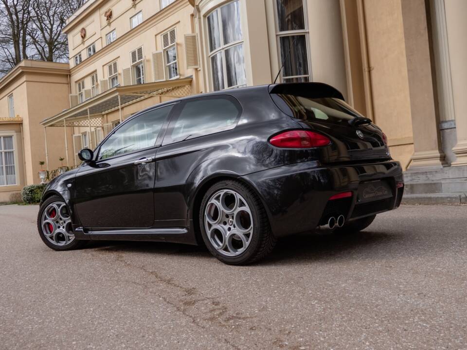 Image 58/60 of Alfa Romeo 147 3.2 GTA (2003)