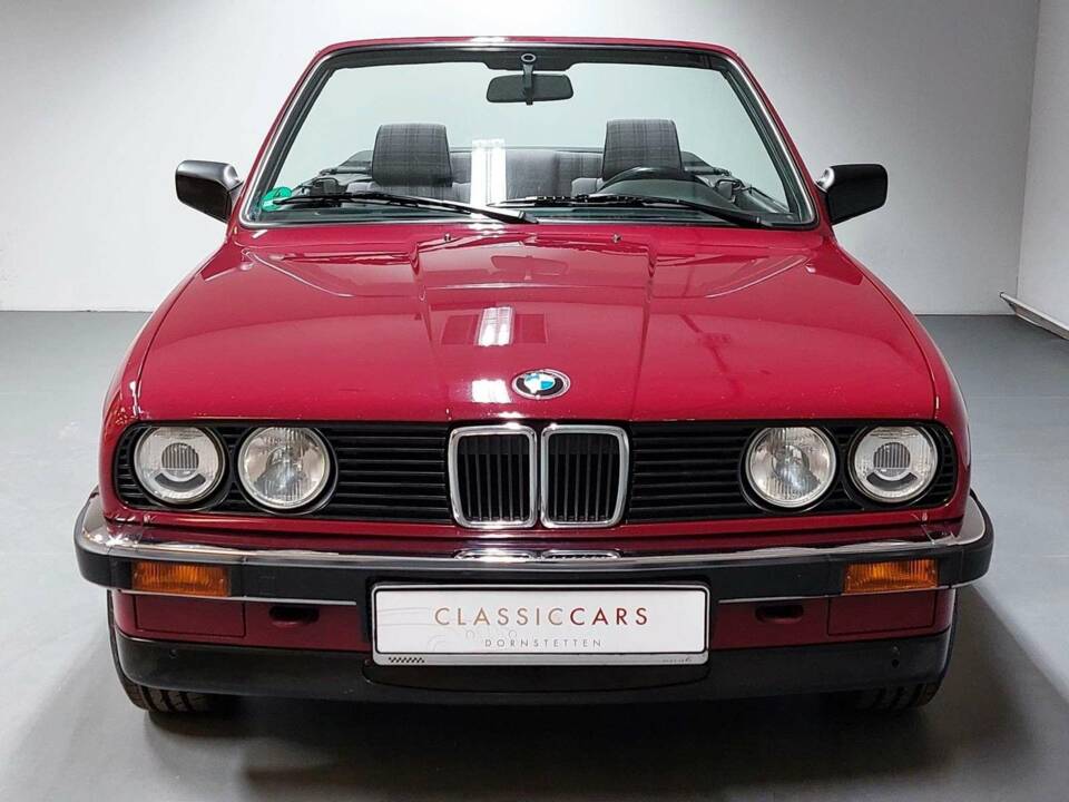 Immagine 2/14 di BMW 320i (1990)