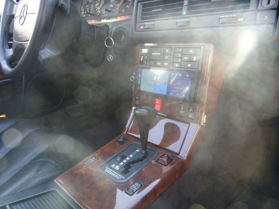 Afbeelding 42/45 van Mercedes-Benz 500 SL (1991)