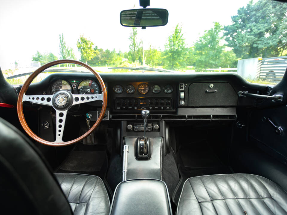 Image 14/20 of Jaguar E-Type (2+2) (1969)
