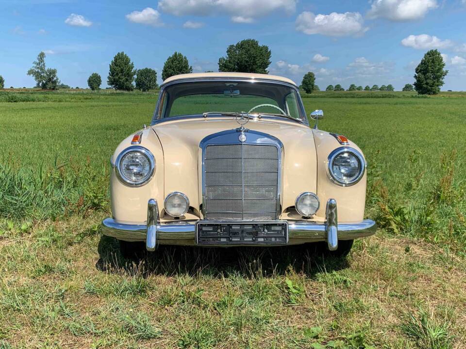 Immagine 5/8 di Mercedes-Benz 220 SE (1960)