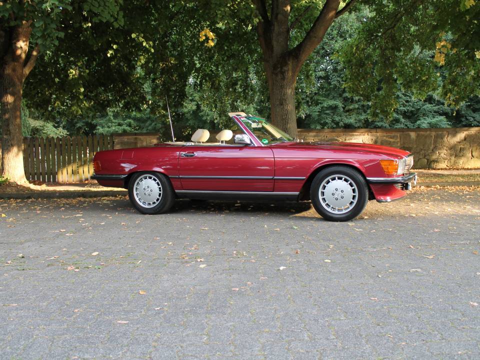 Image 4/20 of Mercedes-Benz 300 SL (1989)