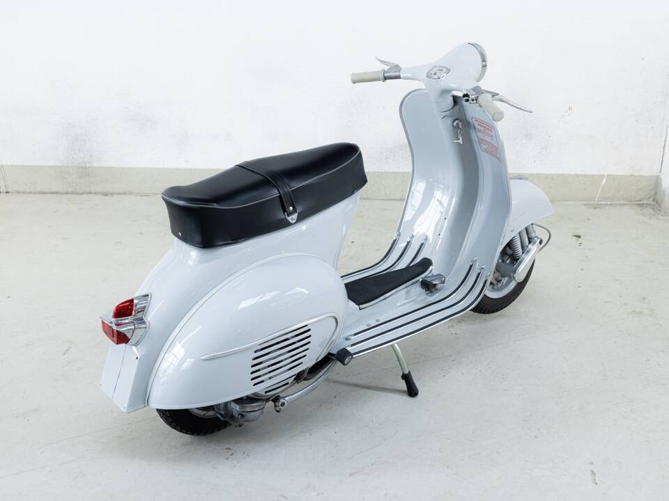 Image 20/21 of Piaggio Vespa 125 (1964)