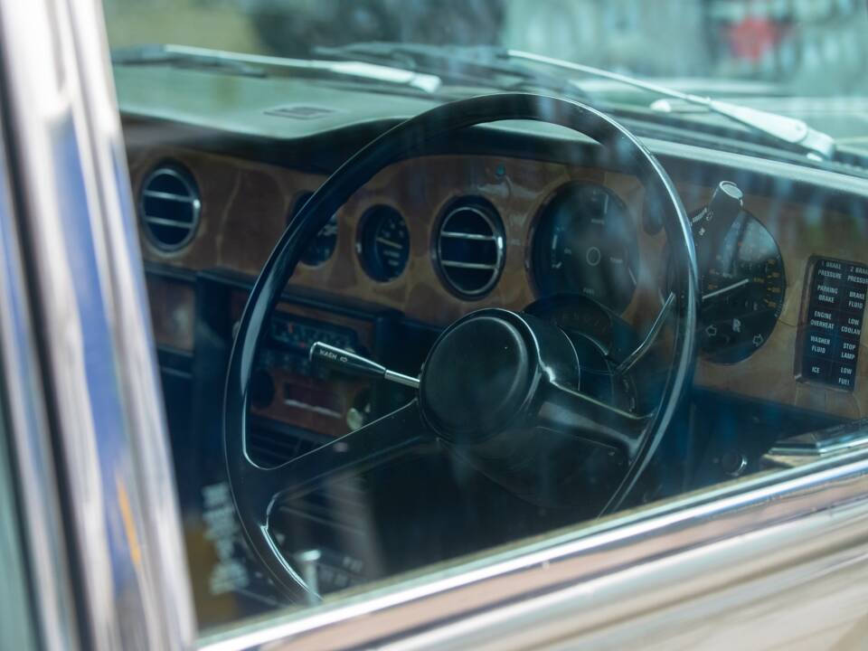 Immagine 7/50 di Bentley T 2 (1980)