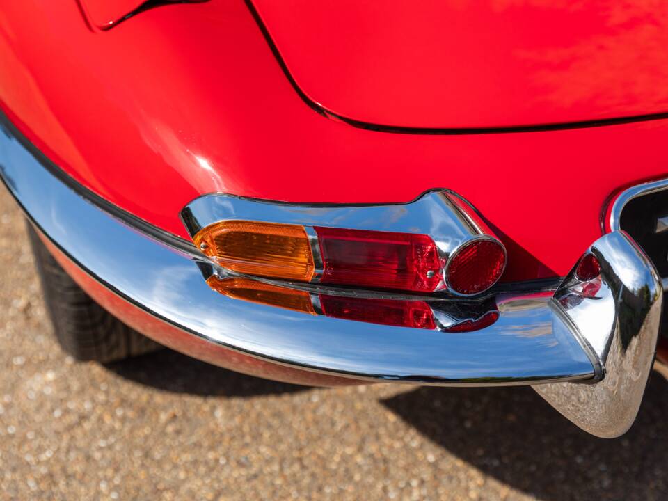 Image 43/44 of Jaguar E-Type 3.8 (1962)