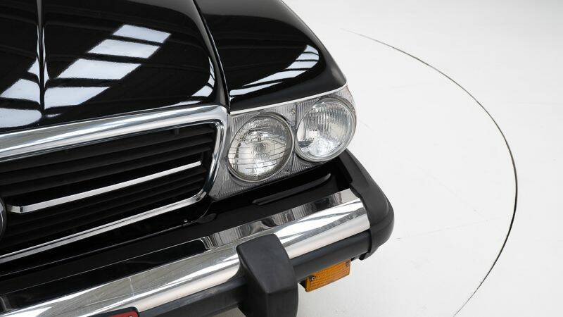 Image 11/15 of Mercedes-Benz 560 SL (1988)