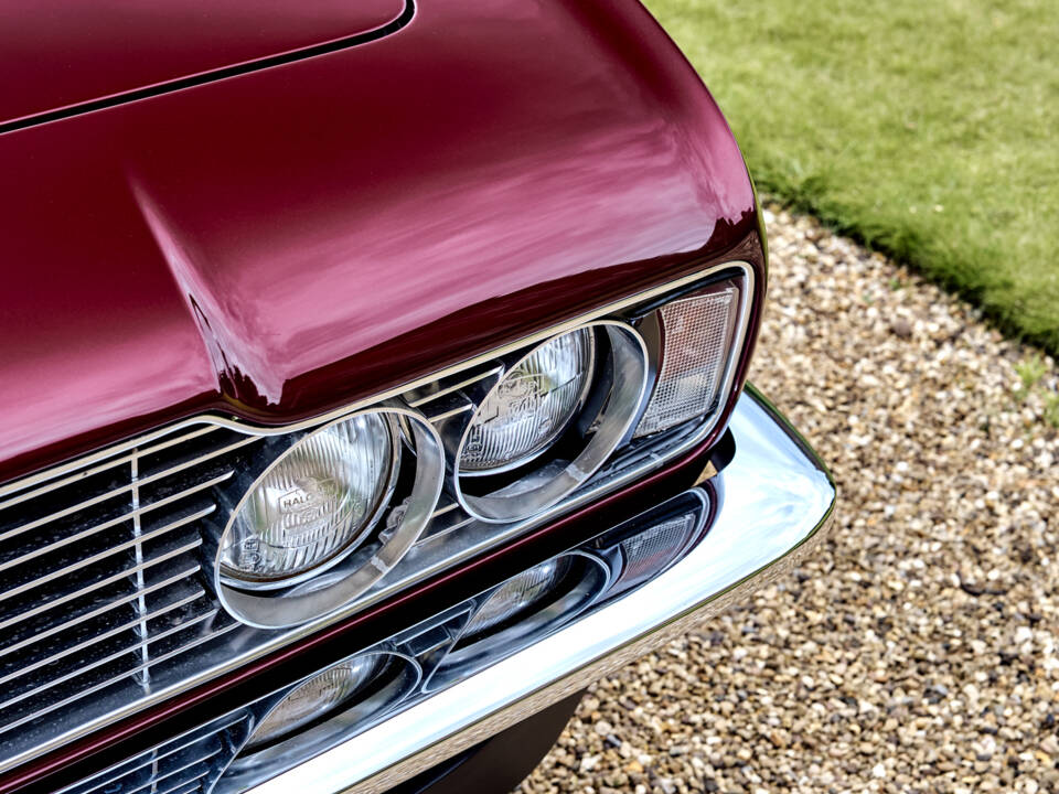 Image 24/25 of Aston Martin DBS V8 (1971)