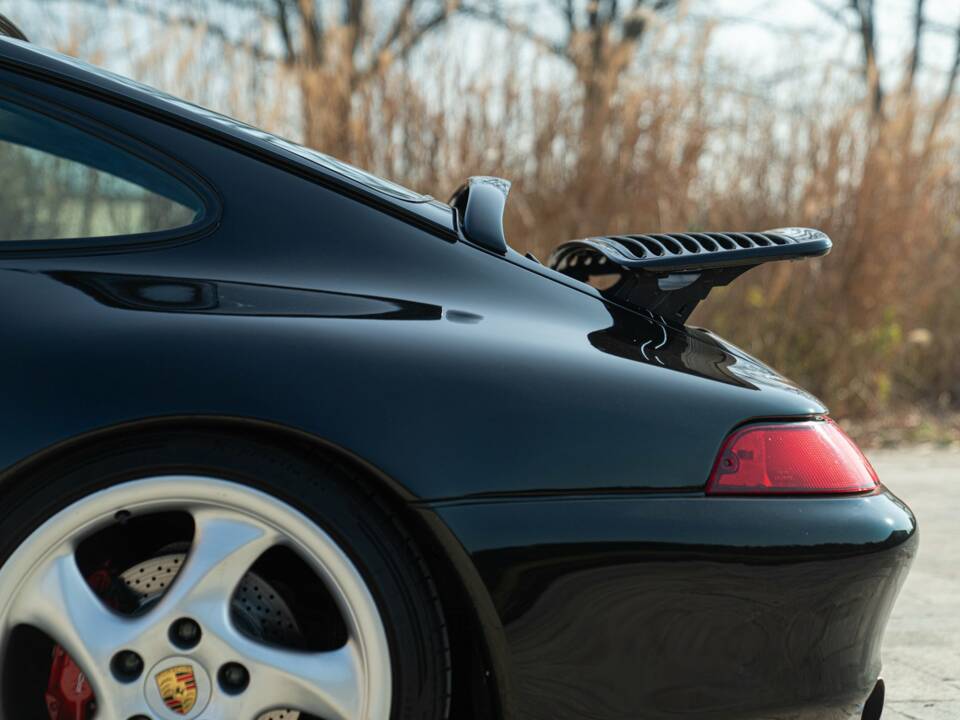 Image 11/50 of Porsche 911 Carrera (1996)