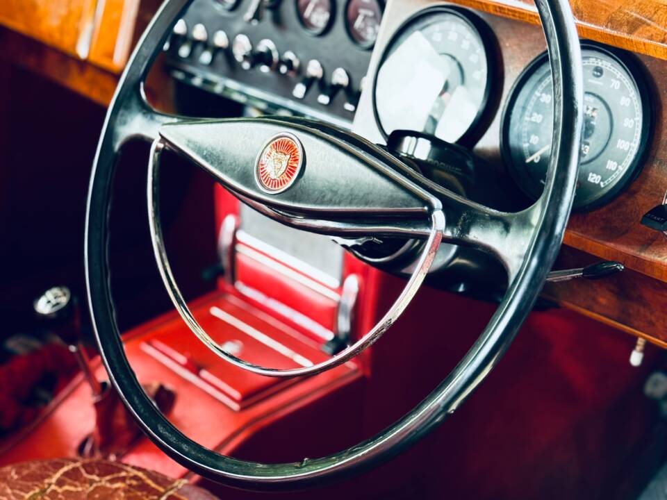 Bild 34/34 von Jaguar Mk II 2.4 (1961)