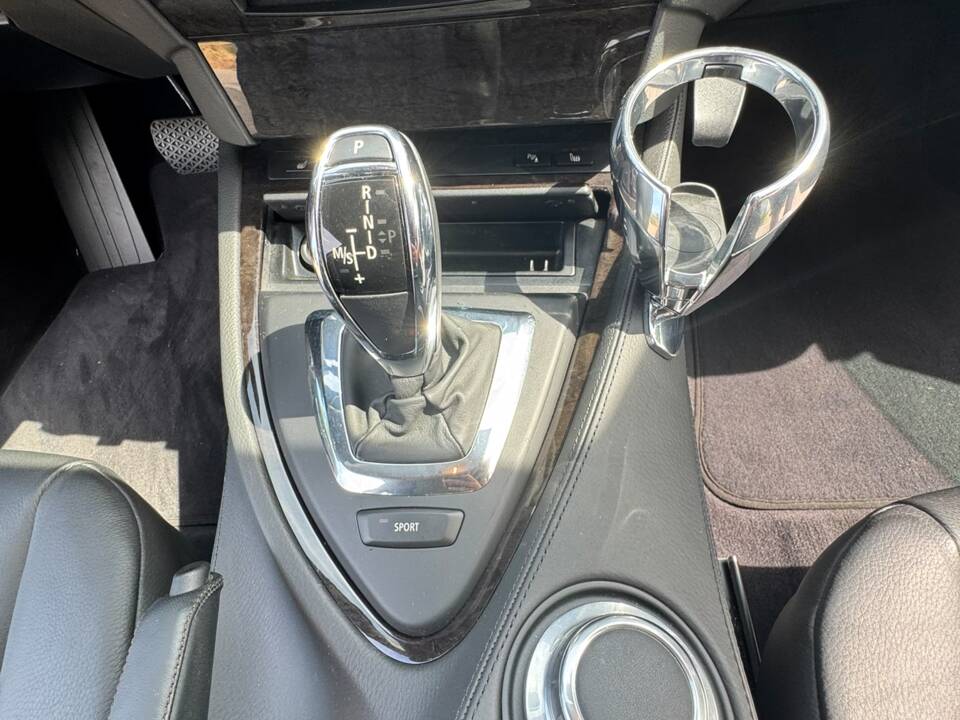 Bild 61/99 von BMW 650i (2007)