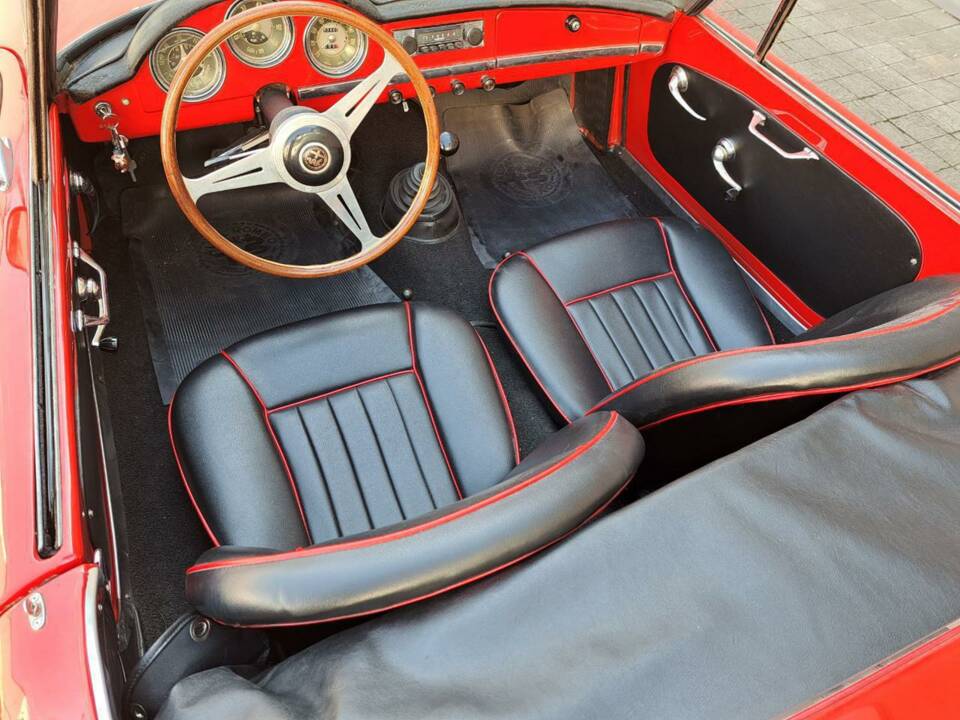 Image 9/12 of Alfa Romeo Giulietta Spider (1961)
