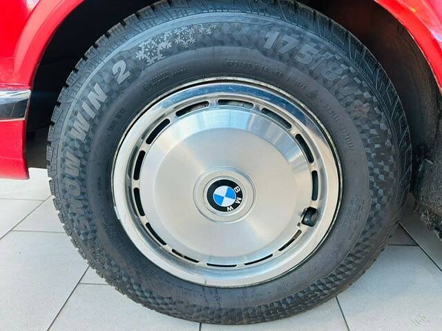 Imagen 14/16 de BMW 520 (1975)