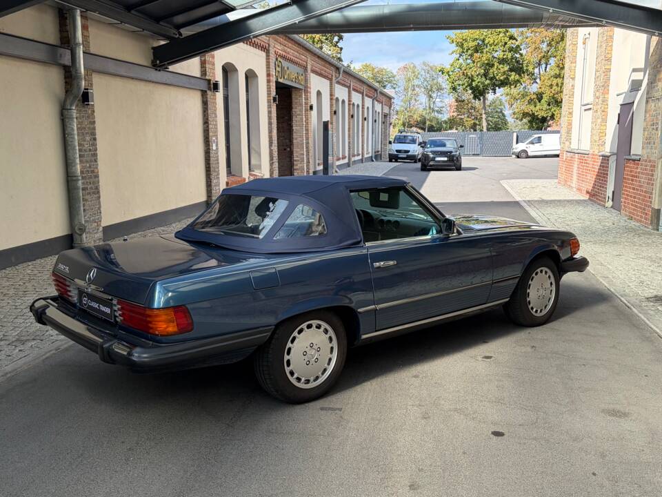 Image 12/88 of Mercedes-Benz 380 SL (1984)