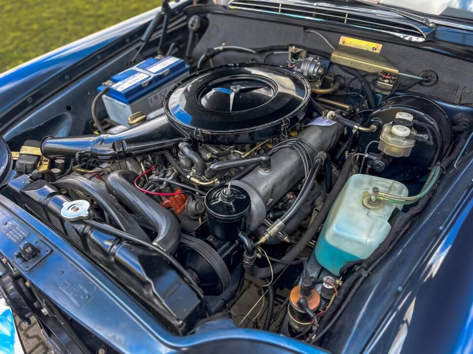 Imagen 6/13 de Mercedes-Benz 280 SE 3,5 (1971)